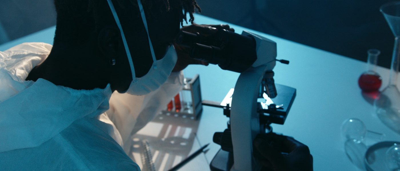 pexels-artem-podrez-5726795